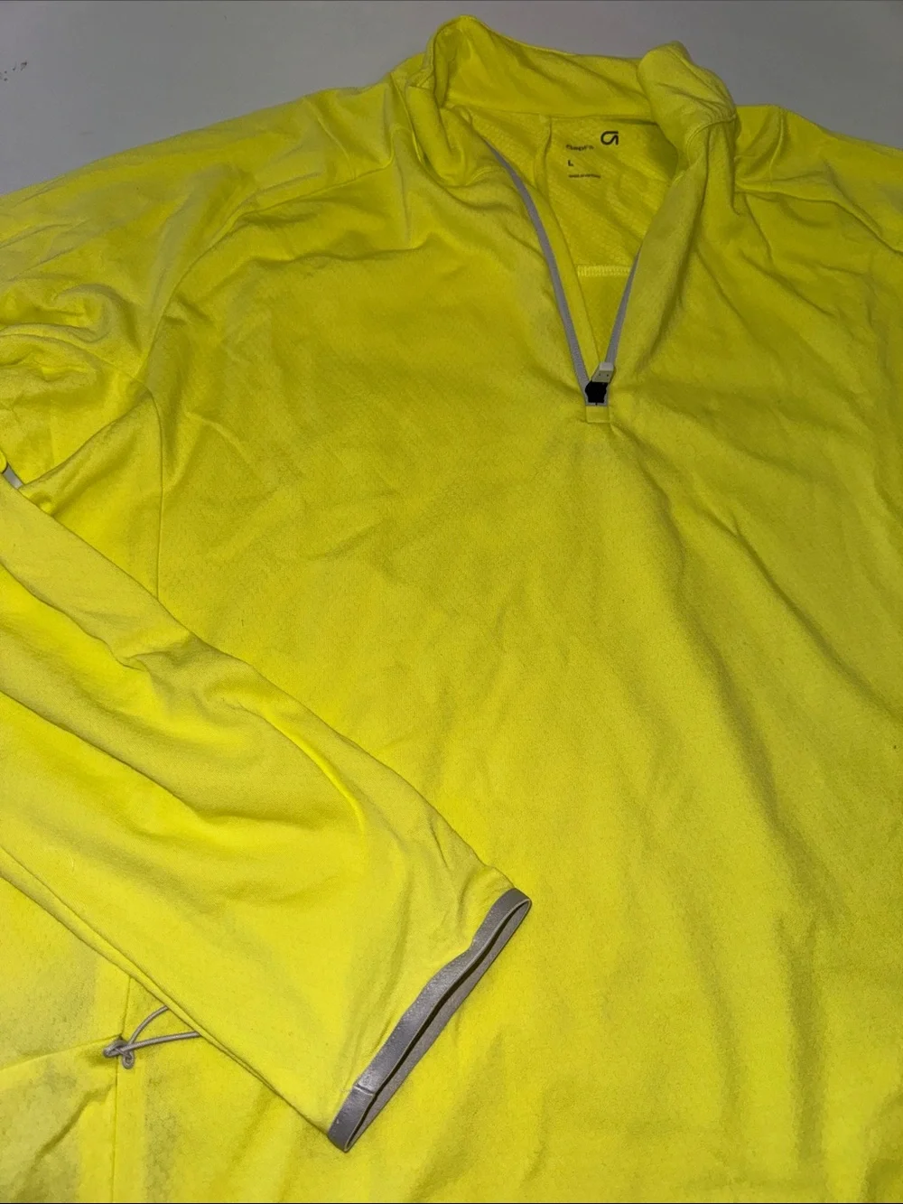 GAP Men's High-Visibility Yellow Quarter-Zip Rash Guard